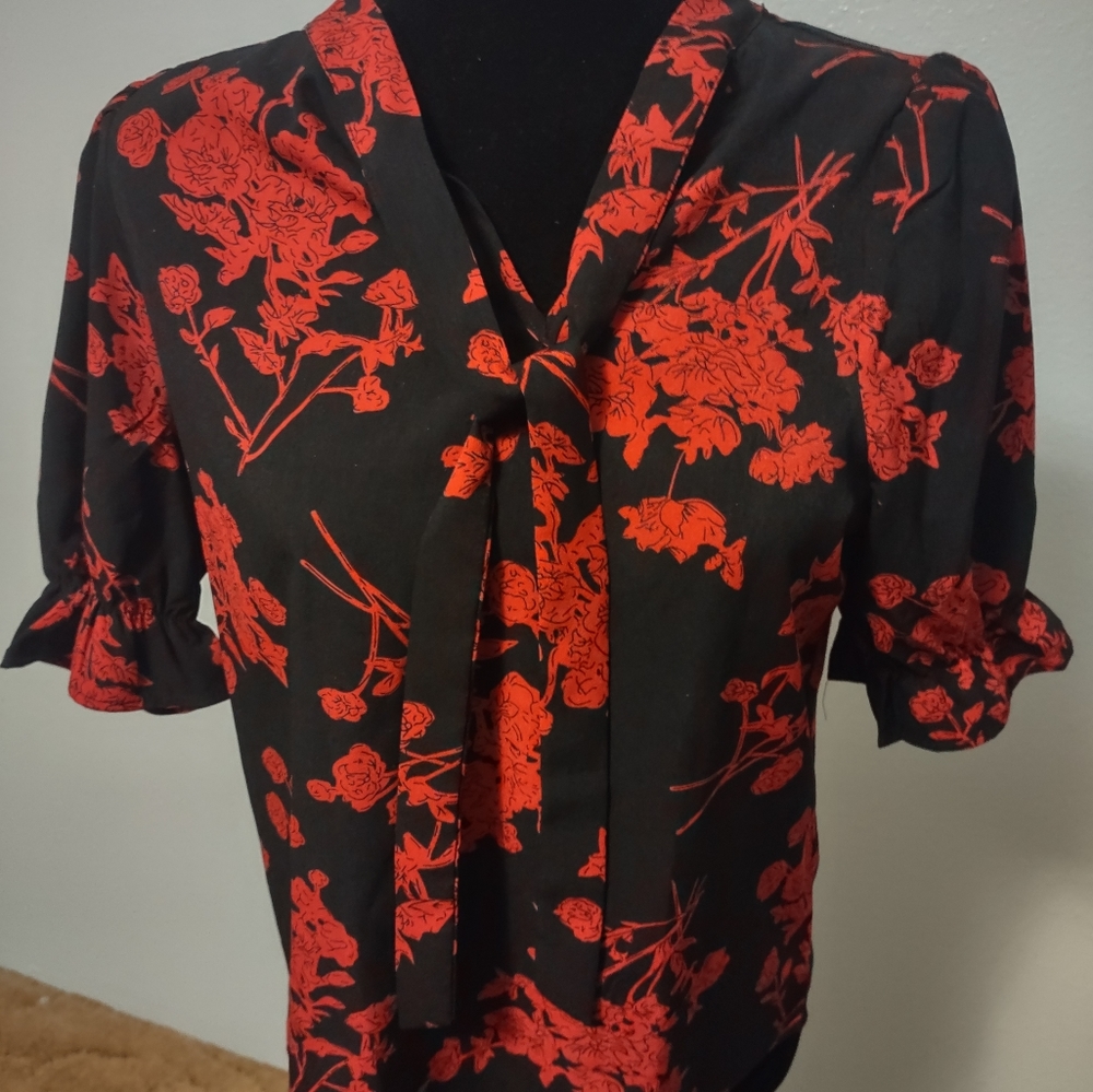 Red/ black floral dress shirt